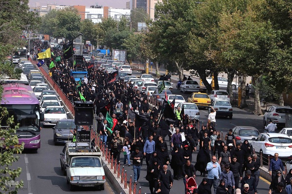 پیاده‌روی مردم تبریز در اربعین حسینی