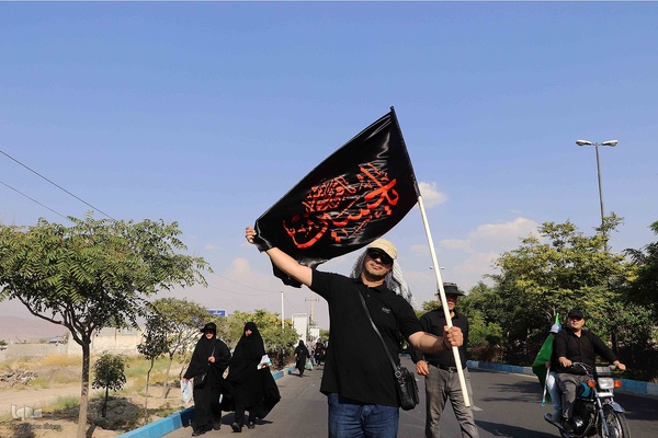 پیاده‌روی مردم تبریز در اربعین حسینی