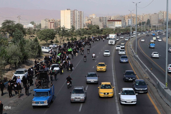 پیاده‌روی مردم تبریز در اربعین حسینی