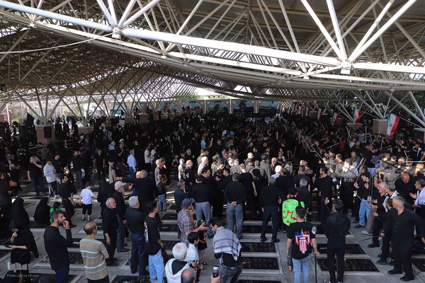 پیاده‌روی مردم تبریز در اربعین حسینی