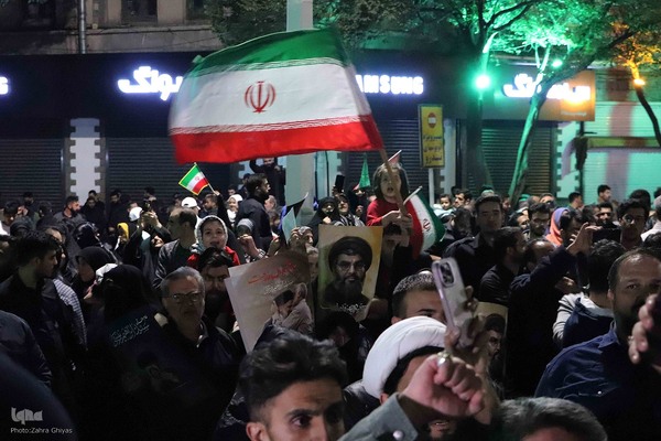شادی مردم تبریز پس از حمله ایران به اسرائیل‎