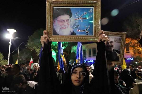 شادی مردم تبریز پس از حمله ایران به اسرائیل‎