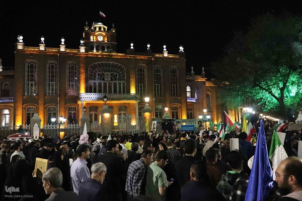 شادی مردم تبریز پس از حمله ایران به اسرائیل‎