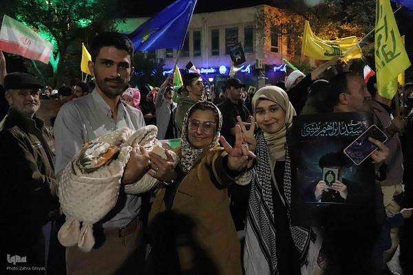 شادی مردم تبریز پس از حمله ایران به اسرائیل‎