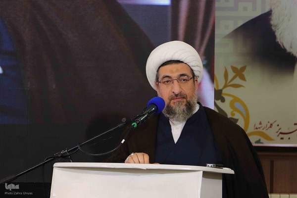 برگزاری محفل قرآن و یادواره شهدای خدمت و شهدای قرآنی در تبریز