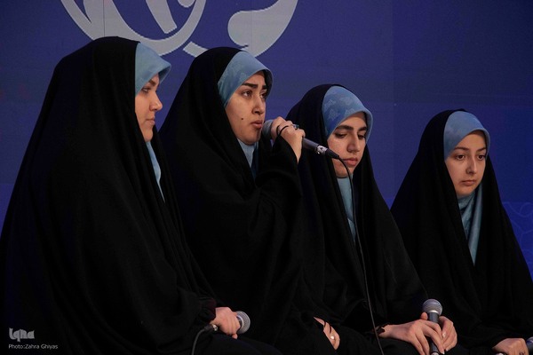 رقابت قرآنی بانوان همخوان در مصلی تبریز