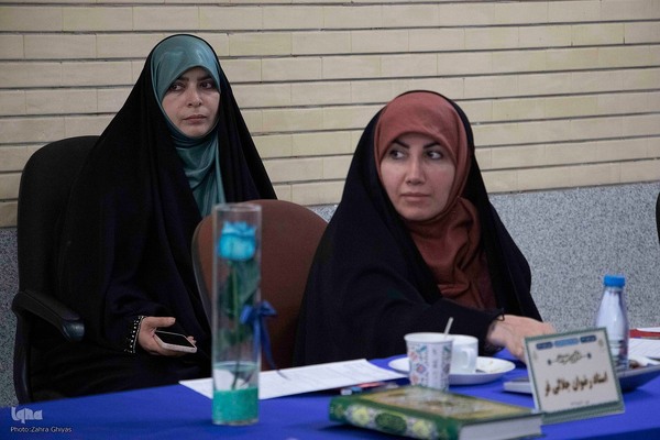 اعضای هیئت داوران بخش بانوان مرحله نهایی چهل و هفتمین دوره مسابقات سراسری قرآن‎