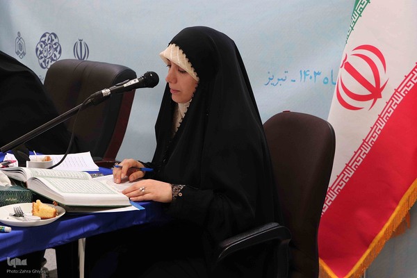 اعضای هیئت داوران بخش بانوان مرحله نهایی چهل و هفتمین دوره مسابقات سراسری قرآن‎