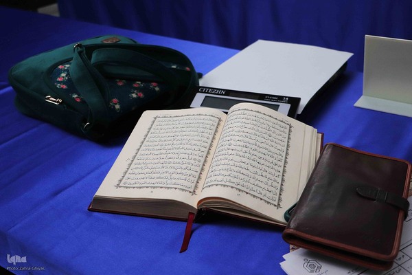 اعضای هیئت داوران بخش بانوان مرحله نهایی چهل و هفتمین دوره مسابقات سراسری قرآن‎