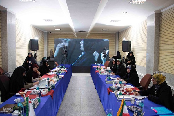 اعضای هیئت داوران بخش بانوان مرحله نهایی چهل و هفتمین دوره مسابقات سراسری قرآن‎