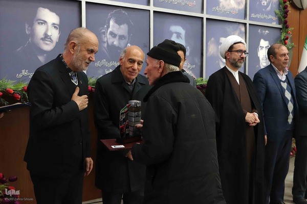 برگزاری مراسم گرامیداشت شهدای بمباران 27 دی دانشگاه تبریز