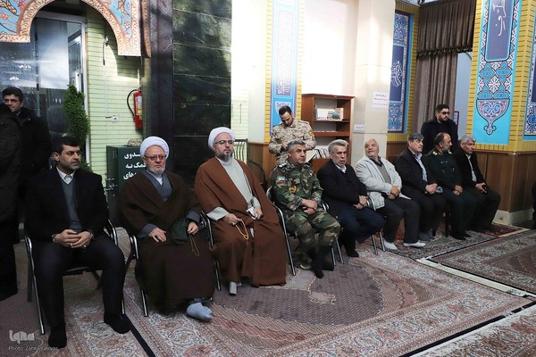 عطرافشانی و غبارروبی مزار شهدای وادی رحمت تبریز