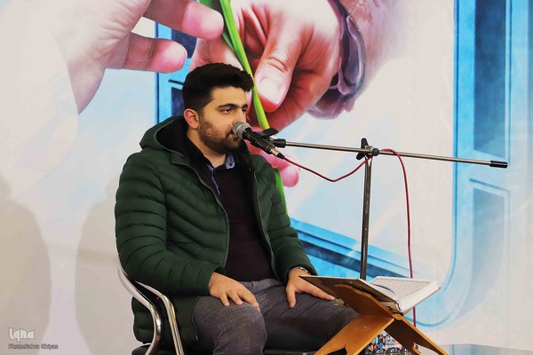 عطرافشانی و غبارروبی مزار شهدای وادی رحمت تبریز