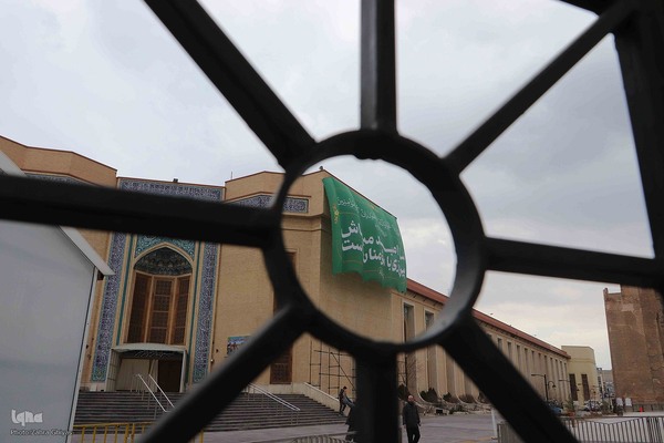 رونمایی ازپرچم طرح ملی زندگی با آیه ها در تبریز