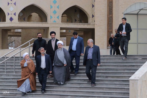 رونمایی ازپرچم طرح ملی زندگی با آیه ها در تبریز