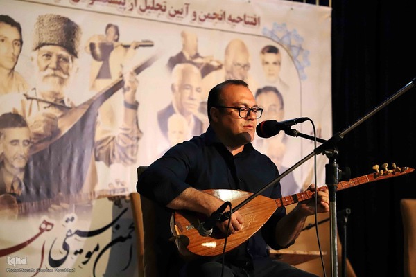 گزارش تصویری از: مراسم تجلیل از پیشکسوتان موسیقی منطقه ارسباران در اهر