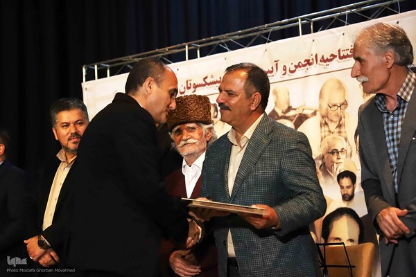 گزارش تصویری از: مراسم تجلیل از پیشکسوتان موسیقی منطقه ارسباران در اهر
