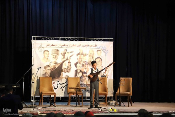 گزارش تصویری از: مراسم تجلیل از پیشکسوتان موسیقی منطقه ارسباران در اهر