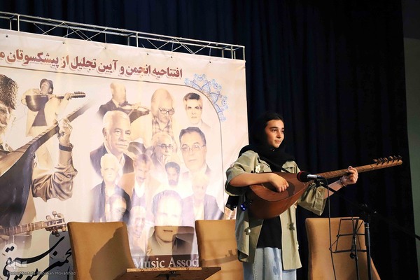 گزارش تصویری از: مراسم تجلیل از پیشکسوتان موسیقی منطقه ارسباران در اهر