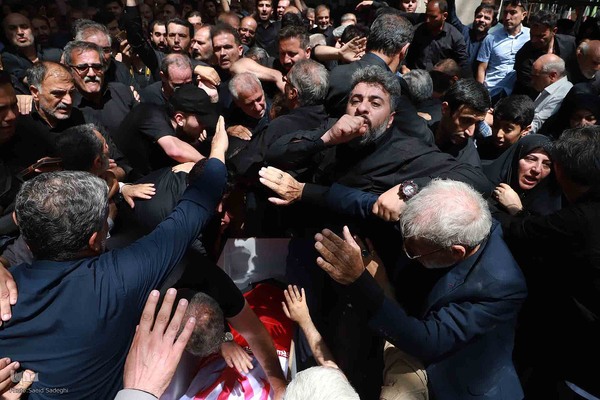 تشییع و تدفین پیکر شهدای تجاوز رژیم صهیونیستی در گلزار شهدای تبریز