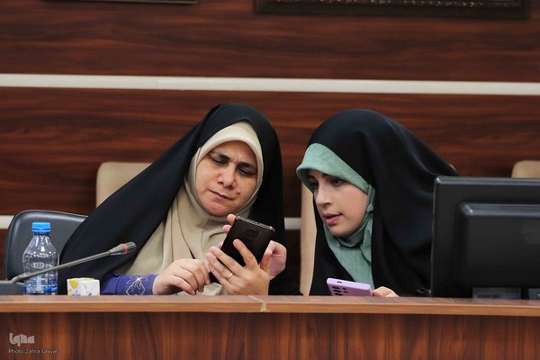 نشست هم‌اندیشی بانوان فعال رسانه‌ای و مجازی در تبریز