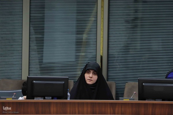 نشست هم‌اندیشی بانوان فعال رسانه‌ای و مجازی در تبریز