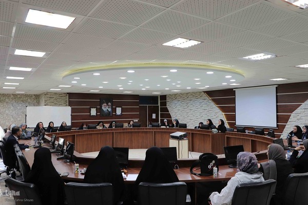 نشست هم‌اندیشی بانوان فعال رسانه‌ای و مجازی در تبریز