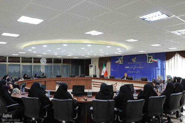 نشست هم‌اندیشی بانوان فعال رسانه‌ای و مجازی در تبریز