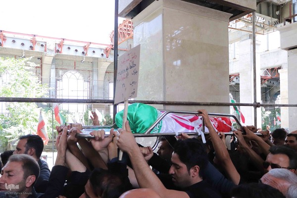 تشییع پیکر دو شهید قرآن آموز در تبریز