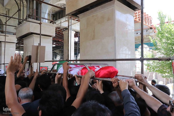 تشییع پیکر دو شهید قرآن آموز در تبریز