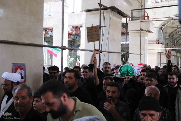 تشییع پیکر دو شهید قرآن آموز در تبریز