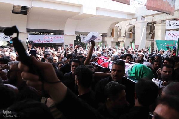 تشییع پیکر دو شهید قرآن آموز در تبریز