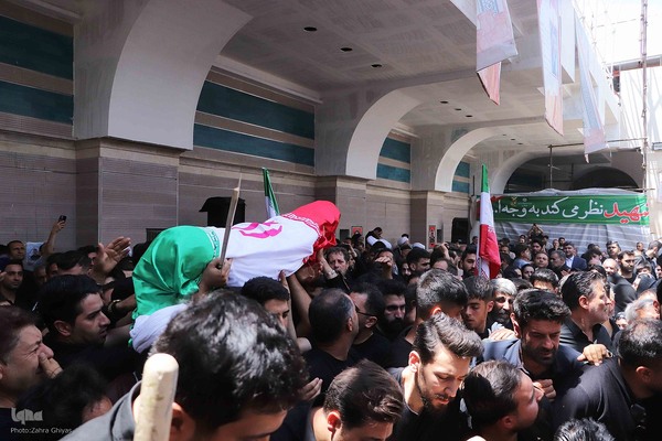 تشییع پیکر دو شهید قرآن آموز در تبریز