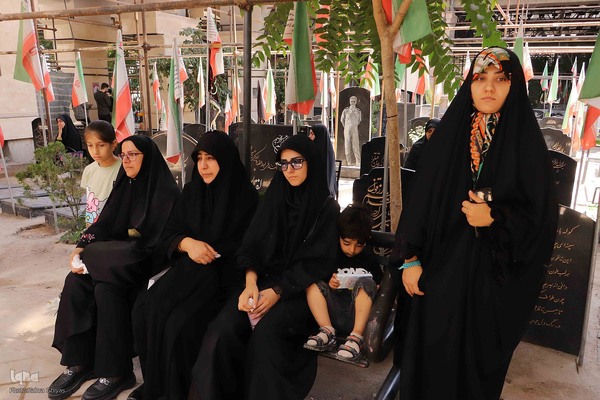 تشییع پیکر دو شهید قرآن آموز در تبریز