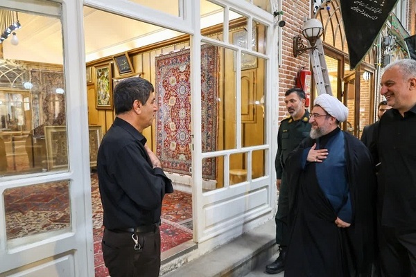 بازدید امام جمعه تبریز از بازار تبریز