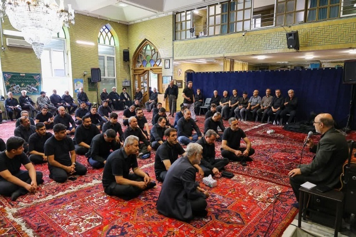 حضور امام جمعه تبریز در هیئت زنجیر زنان محله خیابان