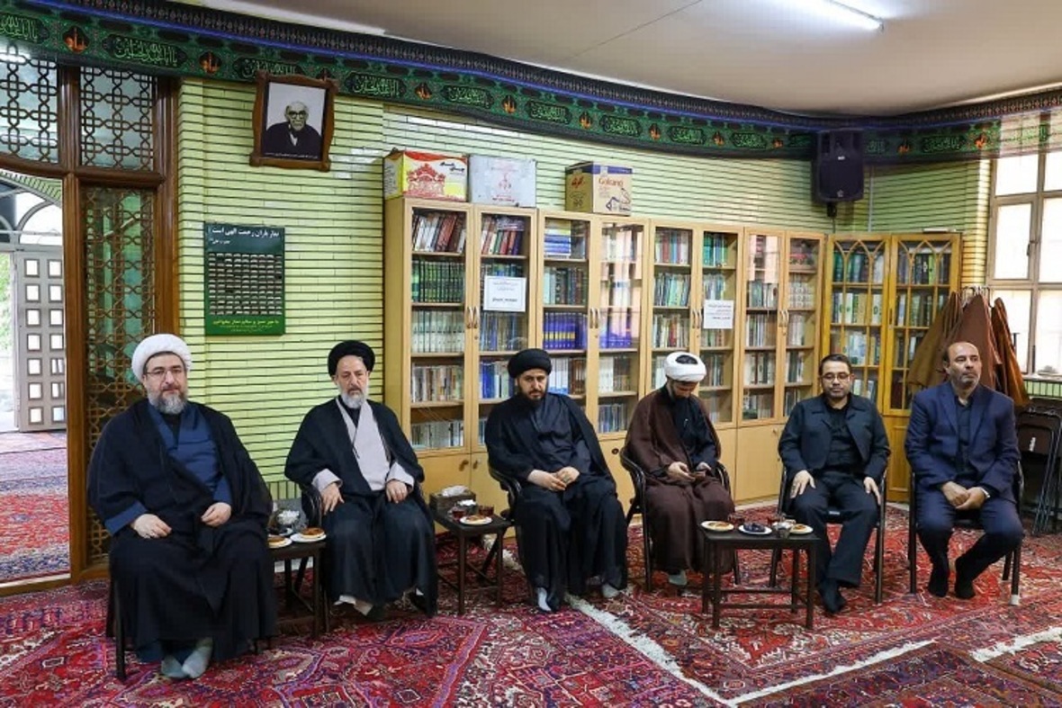 حضور امام جمعه تبریز در هیئت زنجیر زنان محله خیابان