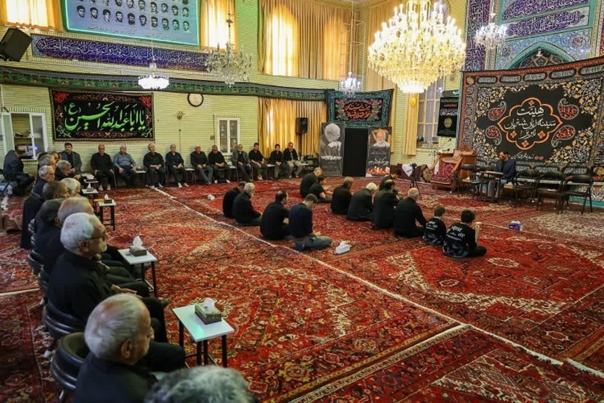 حضور امام جمعه تبریز در هیئت زنجیر زنان محله خیابان