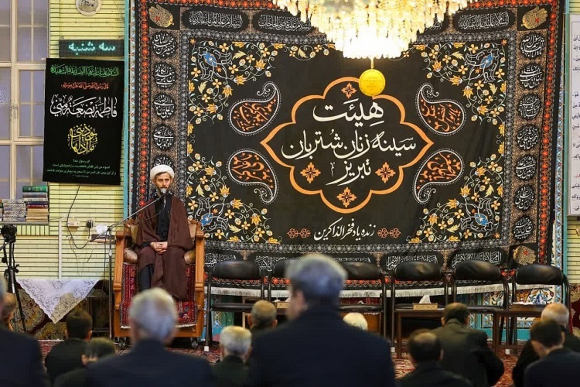 حضور امام جمعه تبریز در هیئت زنجیر زنان محله خیابان