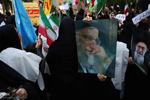 همایش زینبیون و کفن پوشان در محکومیت جنایات آمریکا و اسرائیل