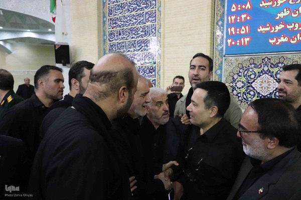 حضور رییس جمهور دکتر پزشکیان در نماز ظهر عاشورا  در تبریز