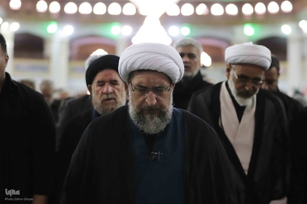 حضور رییس جمهور دکتر پزشکیان در نماز ظهر عاشورا  در تبریز