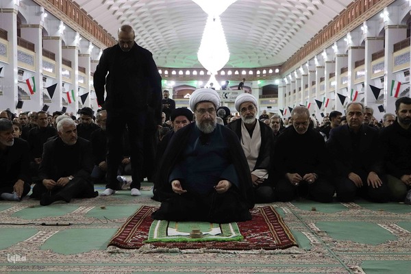 حضور رییس جمهور دکتر پزشکیان در نماز ظهر عاشورا  در تبریز