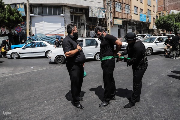 عزاداری ظهر عاشورا در تبریز