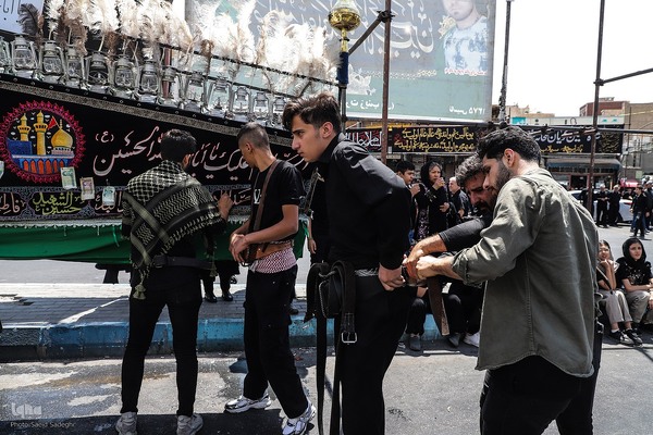 عزاداری ظهر عاشورا در تبریز