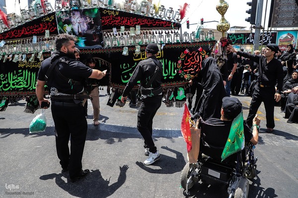 عزاداری ظهر عاشورا در تبریز