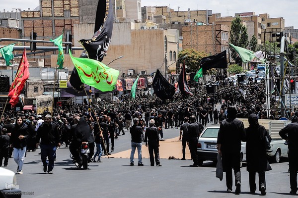 عزاداری ظهر عاشورا در تبریز