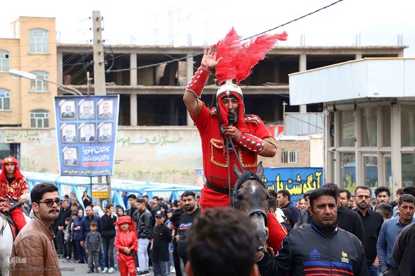 نمایش خیمه سوزان و حرکت نمادین کاروان اسرای کربلا – شهرستان اهر