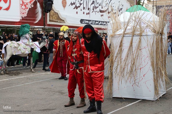 نمایش خیمه سوزان و حرکت نمادین کاروان اسرای کربلا – شهرستان اهر
