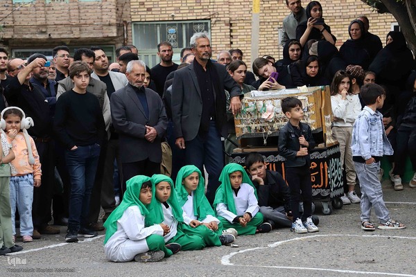 نمایش خیمه سوزان و حرکت نمادین کاروان اسرای کربلا – شهرستان اهر